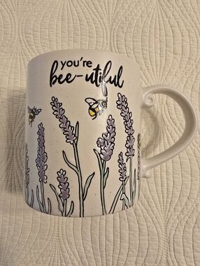 NWT You're Bee-utiful Lavender Flower With Bumble Bee Stoneware Mug, 21 Oz